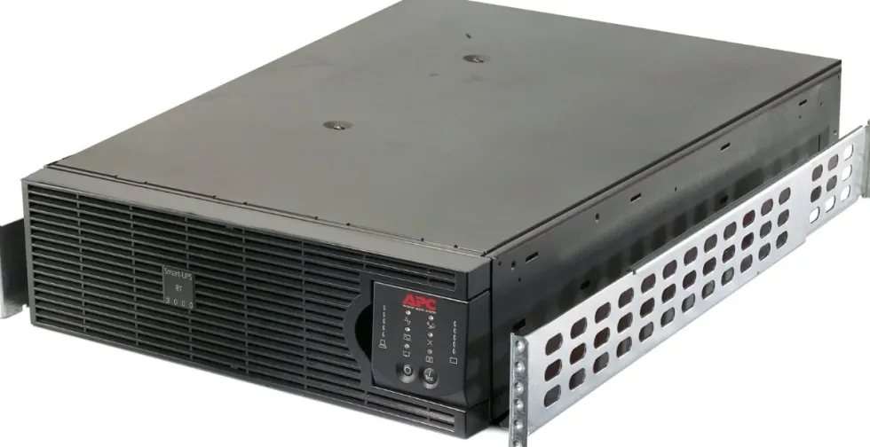 APC Smart-UPS RT 3000 - Marine - UPS - AC 220/230/240 V - 2.1 kW