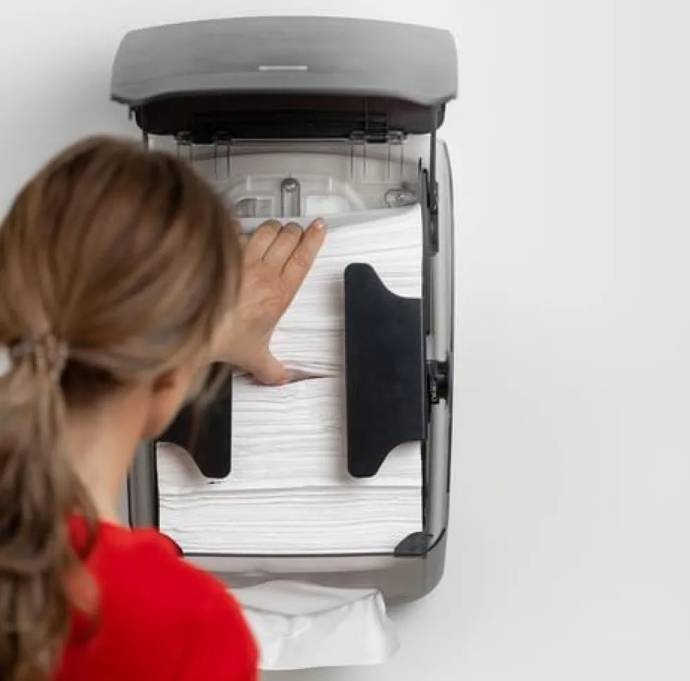 Dispenser KATRIN Handduk M svart