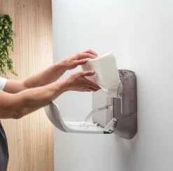 Dispenser KATRIN handduk S svart
