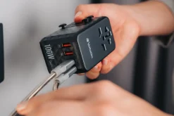 GaN III Universal Travel Adapter UTA-06 PD100W QC 4+