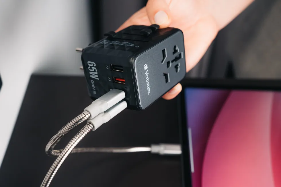 GaN III Universal Travel Adapter UTA-05 PD65W QC 4+