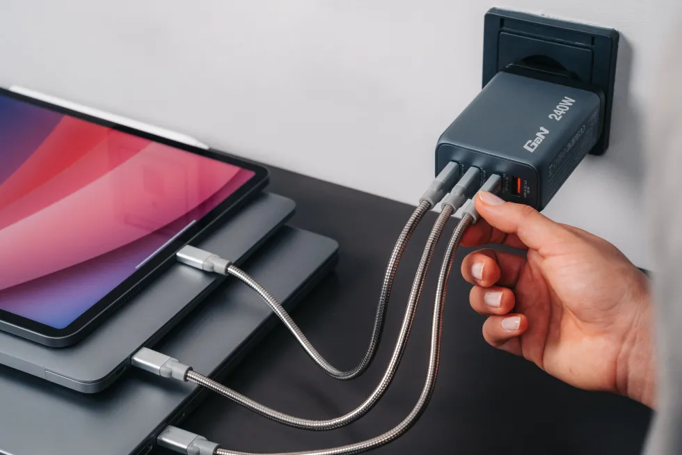 GNC-240 GaN Charger 4 Port 240W USB-A/USB-C