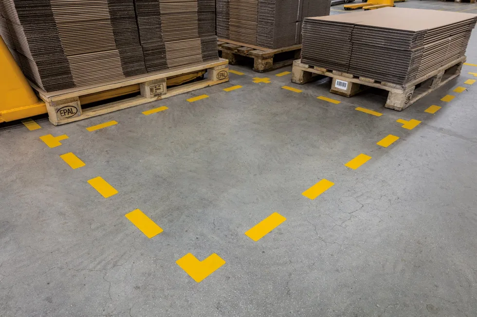 Golvmarkering L-form gul 10/fp