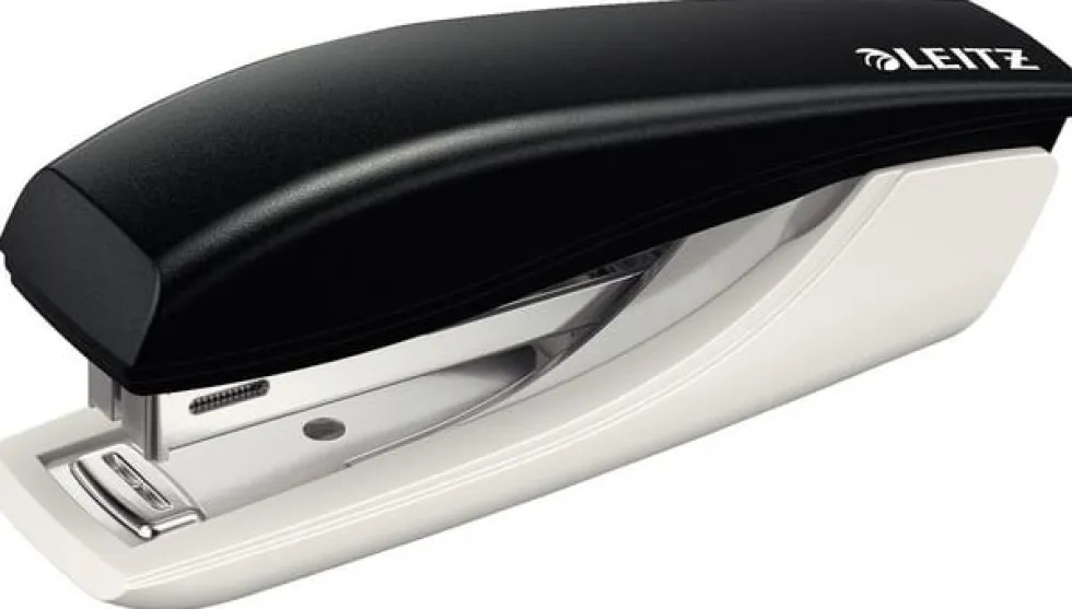 Häftapparat LEITZ 5517 10 ark svart