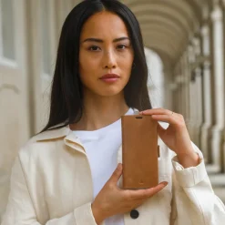 Lynge iPhone 13 Pro Max, Tan