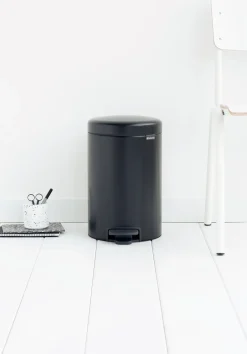 Papperskorg BRABANTIA Pedalhink Newicon 12L Svart