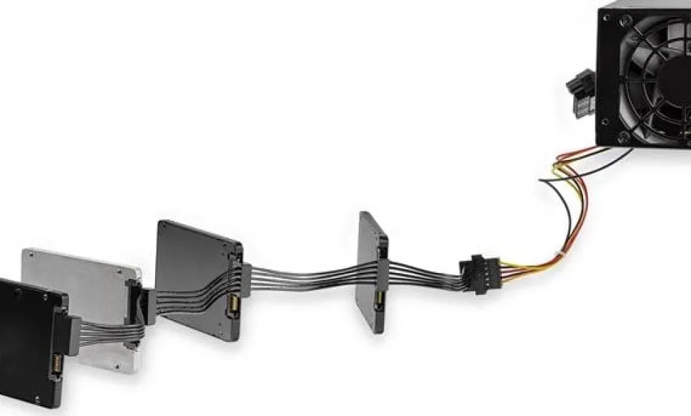 StarTech.com 15.7 in (400 mm) SATA Power Splitter Adapter Cable