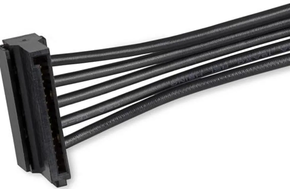 StarTech.com 15.7 in (400 mm) SATA Power Splitter Adapter Cable