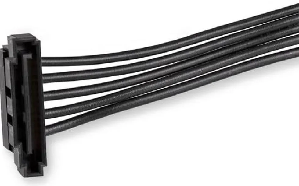 StarTech.com 15.7 in (400 mm) SATA Power Splitter Adapter Cable