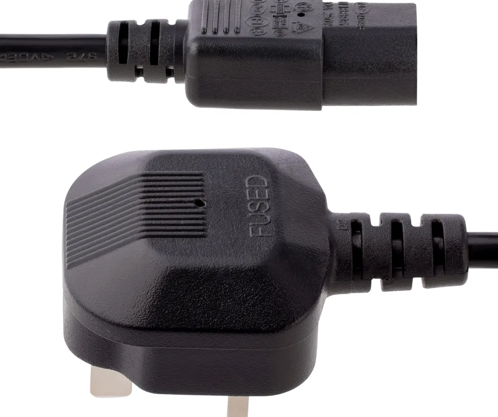 StarTech.com 3 m brittisk nätsladd för datorer, 18AWG, BS 1363