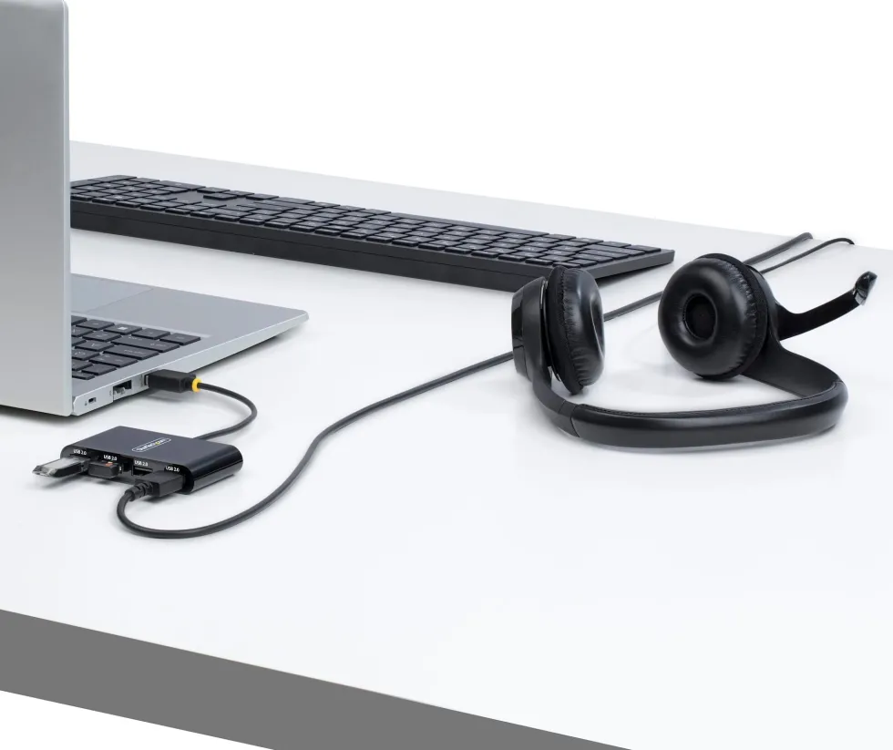StarTech.com 4-Port USB 2.0 Hub, USB Bus Powered, Small Travel