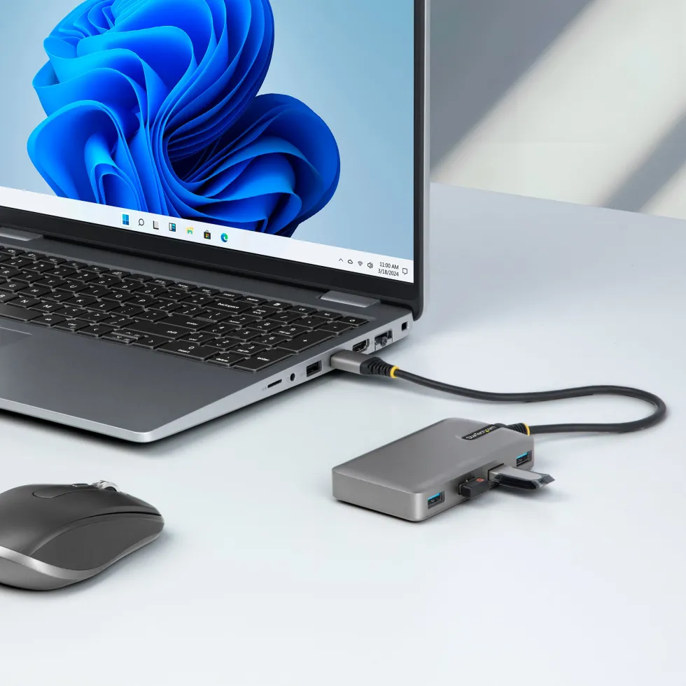 StarTech.com 4-Port USB Hub, USB 3.0 5Gbps, Bus Powered, USB-A